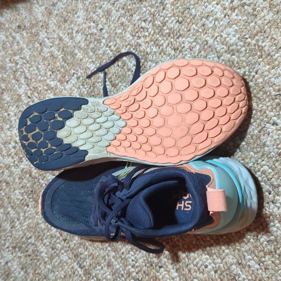 New Balance Running shoes - Picture 3 of 3